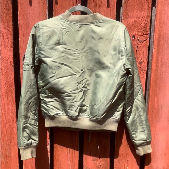 Green Hollister puffer bomber jacket - Picture 8 of 8